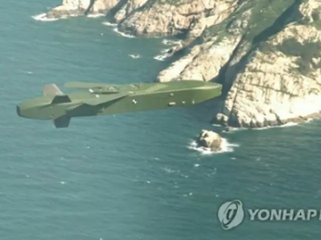標的に向かって飛行するタウルス（空軍提供）＝（聯合ニュース）