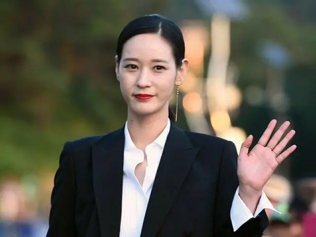 モデル出身の女優イ・ヨンジン、SBSプロデューサーと交際認める