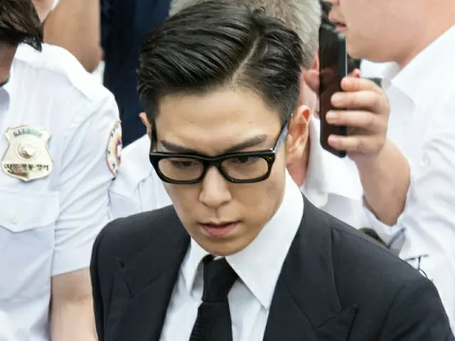 T.O.P、「BIGBANG」の新曲「花道」発売が兼職禁止規定違反か…兵務庁が検討中