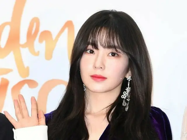 韓国ガールズグループ「Red Velvet」メンバーのアイリーンが最近読んだ本について語った後、ネットユーザーたちの“フェミニスト騒動”に巻き込まれた。（提供:OSEN）