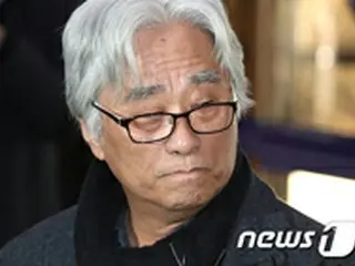 ”17人への性暴行疑惑”演出家イ・ユンテク、拘束か…きょう（23日）令状審査