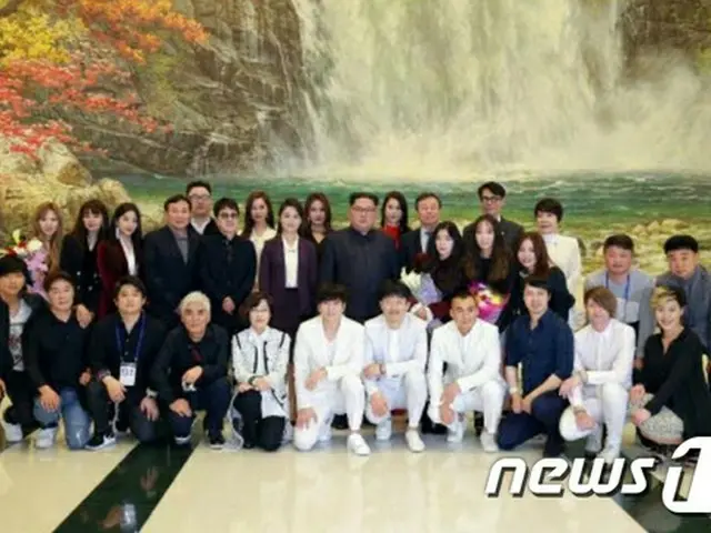 金正恩氏、韓国芸術団の公演を観覧 「平和の春がきた」