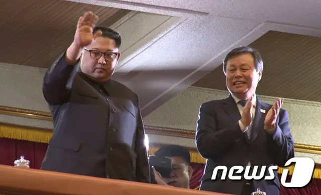 韓国芸術団の公演を観覧した金正恩氏、感想は「胸がいっぱい」