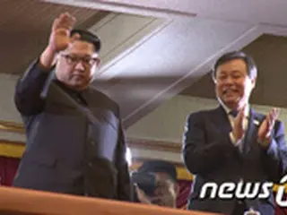韓国芸術団の公演を観覧した金正恩氏、感想は「胸がいっぱい」
