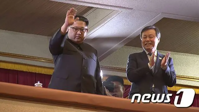 韓国芸術団の団長を務める都鍾煥（ト・ジョンファン）文化体育観光部長官は2日、北朝鮮・平壌の高麗ホテルで記者団に対し、「秋に韓国公演をしようという発言が出演者を激励するときその場で出たもの」と明かした。