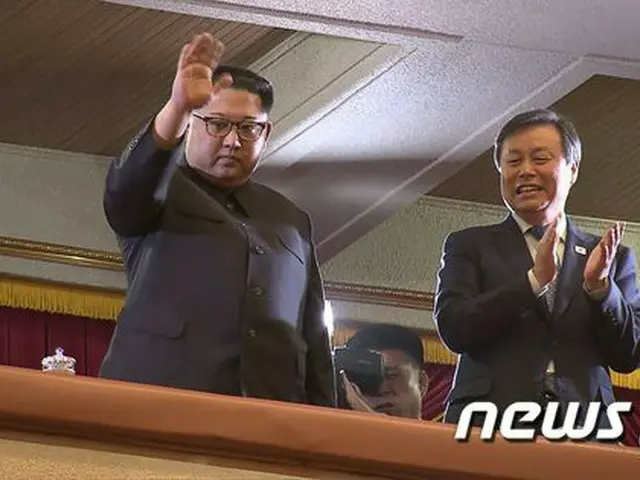 韓国芸術団の団長を務める都鍾煥（ト・ジョンファン）文化体育観光部長官は2日、北朝鮮・平壌の高麗ホテルで記者団に対し、「秋に韓国公演をしようという発言が出演者を激励するときその場で出たもの」と明かした。