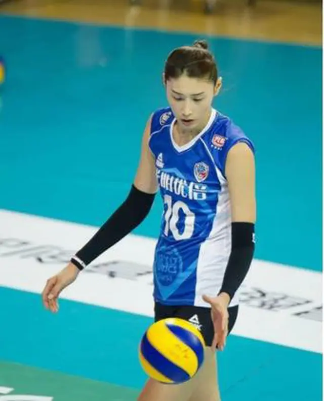 ＜女子バレー＞キム・ヨンギョン、所属チーム上海が天津に逆転負け…4カ国連続の優勝ならず（提供:news1）