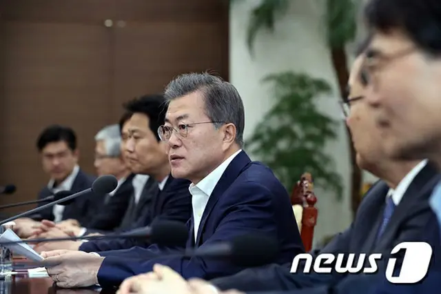 韓国の文在寅（ムン・ジェイン）大統領は11日、南北首脳会談準備委員会会議に出席し、日本の河野太郎外相と面会する。（提供:news1）