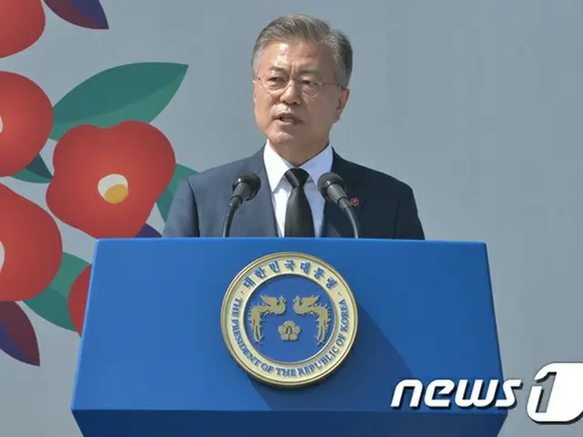 文大統領支持率72%＝新任金融監督院長の過去”外遊性の出張疑惑”が影響か