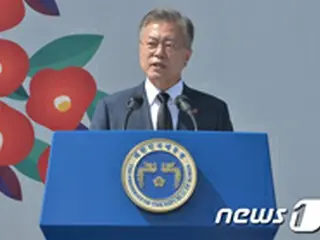 文大統領支持率72%＝新任金融監督院長の過去”外遊性の出張疑惑”が影響か
