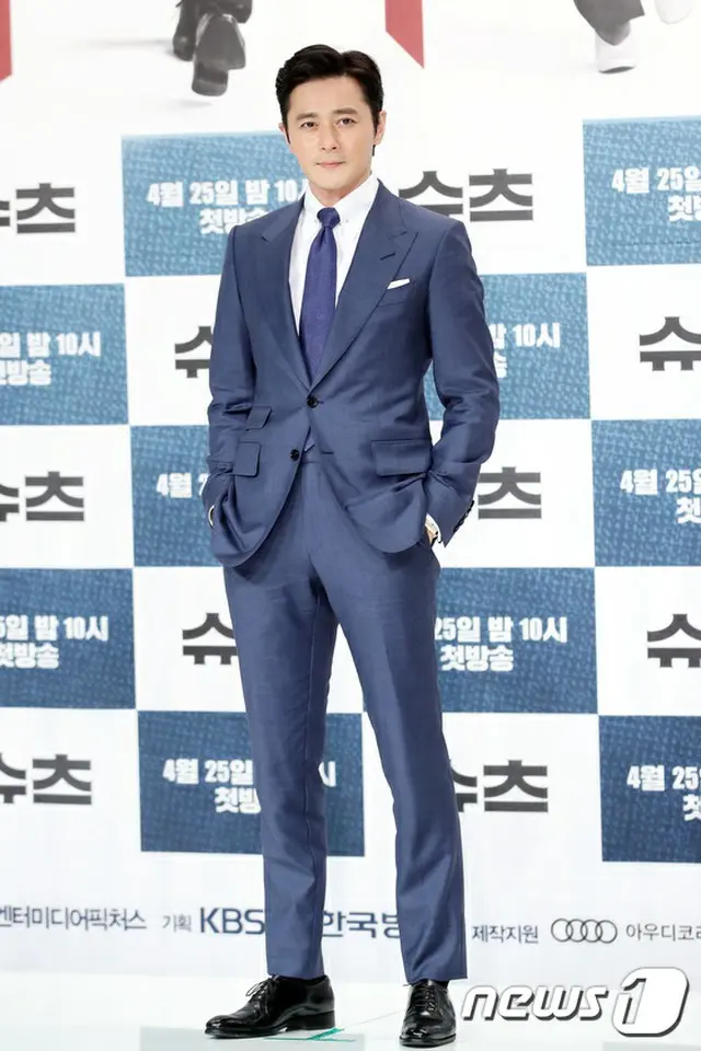 韓国俳優チャン・ドンゴンが「Suits」のキャラクター＝チェ・ガンソクと自分のシンクロ率が100%に近いと話した。（提供:news1）