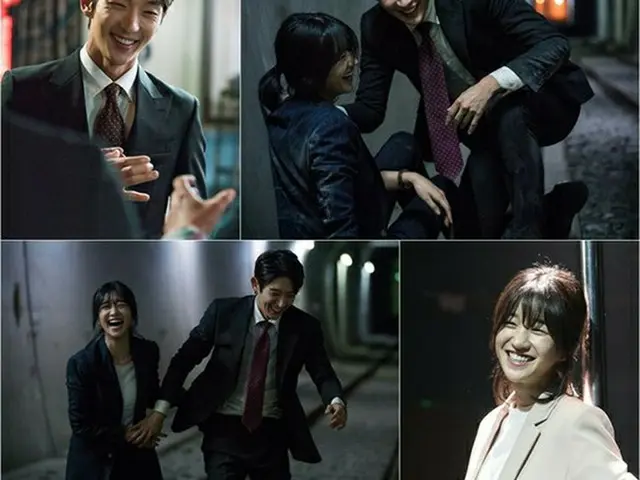 イ・ジュンギとソ・イェジの笑顔が収められた「無法弁護士」のビハインドカットが公開された。（提供:OSEN)