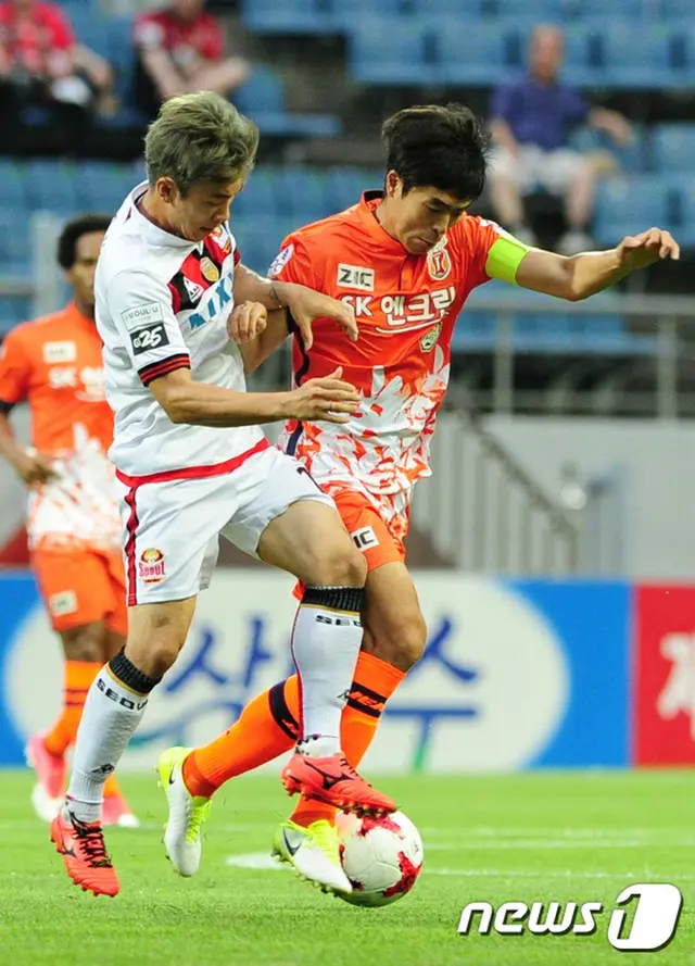 感覚的なロングシュートで済州ユナイテッドの4-1勝利を導いたクォン・スンヒョン（31、MF）が「KEBハナ銀行Kリーグ1 2018」第10節の最優秀選手に選ばれた。