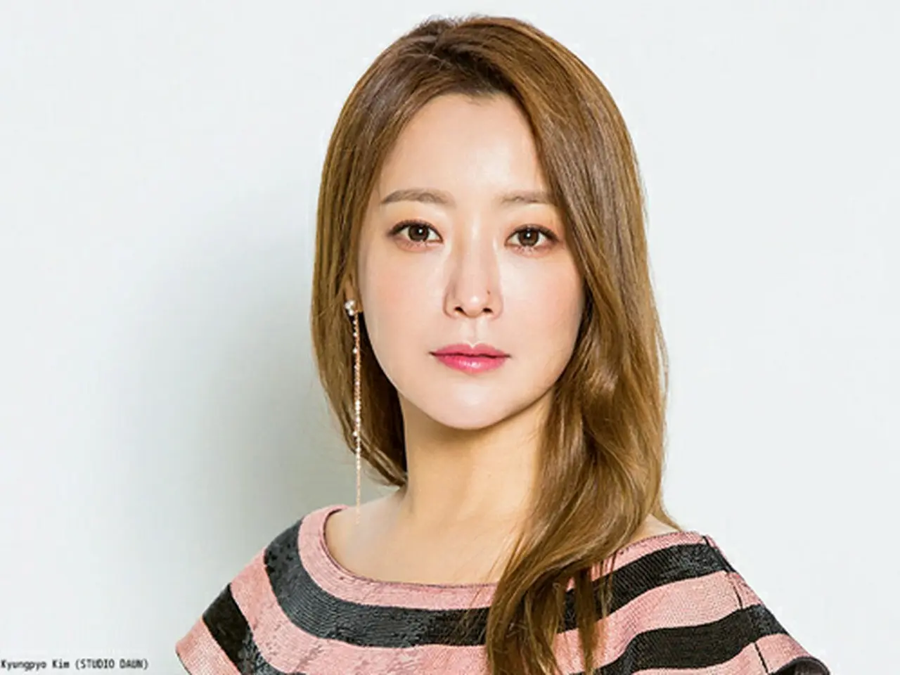 韓国 女優 キム・ヒソン直筆サイン入りポラ 当選品 韓国 女優 キム