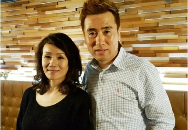 金秉址氏夫妻＝（聯合ニュース）