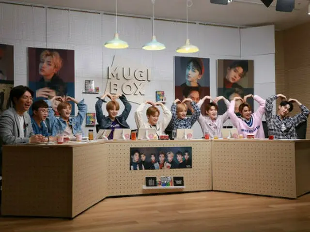 「NCT U」がSMリアルタイムマルチライブ放送「！t Live」の代表番組「Music Gift Box」に出演し、多彩な魅力を発揮した。(提供:OSEN）