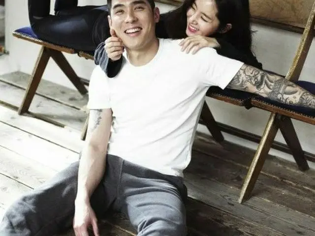 女優ハン・チェアと、元サッカー韓国代表監督でスポーツ解説者のチャ・ボムグンの息子チャ・セッチが家族、親戚、親しい友人、知人らの祝福を受け、非公開で結婚式を挙げた。(提供:OSEN)