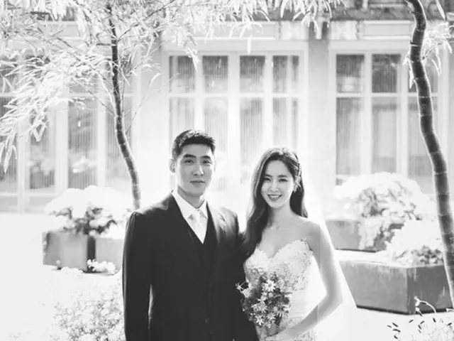 元サッカー韓国代表監督チャ・ボムグン氏の息子チャ・セッチと女優ハン・チェアのウエディング写真が公開された。（提供:OSEN）