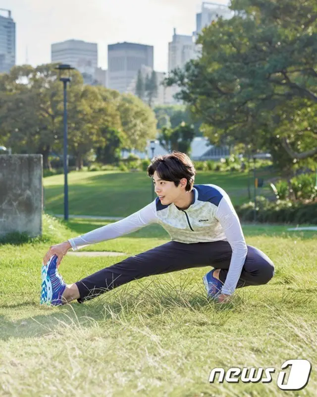 韓国Eider、冷感技術を加えたウォーキングシューズ発売…俳優パク・ボゴムの画報も公開