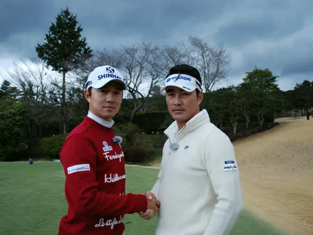 “韓国プロゴルファー”キム・ヒョンソンVSソン・ヨンハンのテレビマッチを放送中＝ゴルフネットワーク（オフィシャル）
