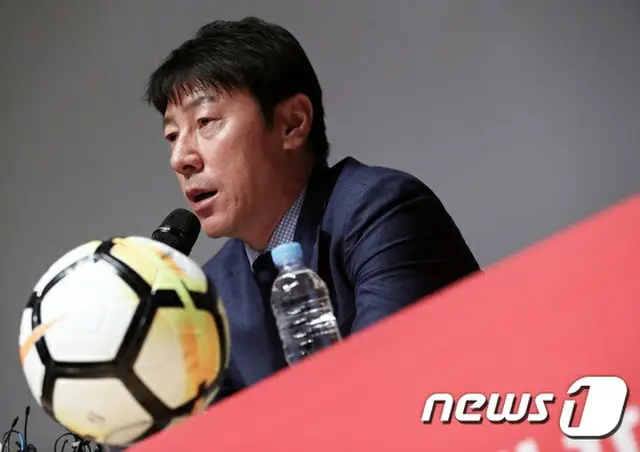 シン・テヨン監督が率いるサッカー韓国代表チームが2018ロシアW杯予備登録選手35人を国際サッカー連盟（FIFA）に提出、本格的なW杯準備に突入した。