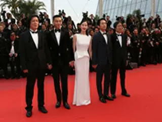イ・チャンドン監督の最新作「BURNING」、カンヌで好評…ユ・アインら主演俳優にスタンディングオベーション