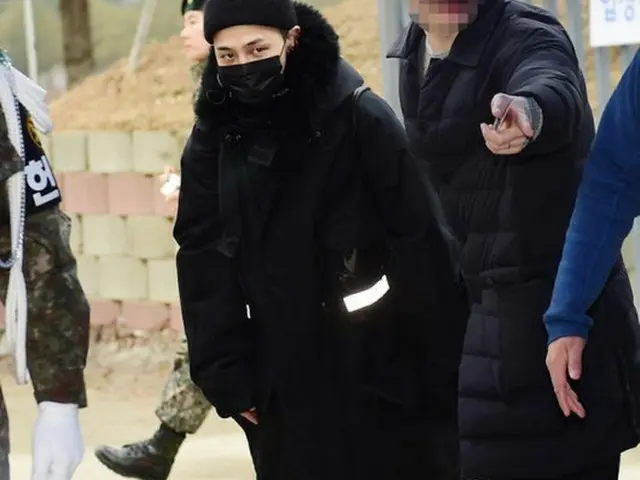 軍服務中の「BIGBANG」G-DRAGONが右足首の手術のために入院したという説が提起された。（提供:OSEN）