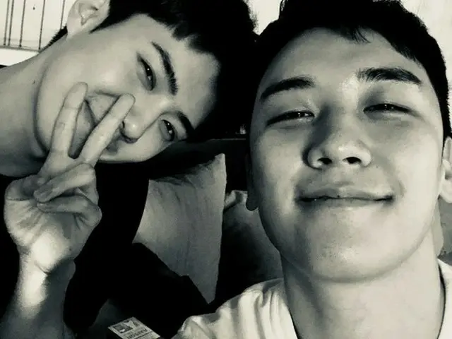 SEHUN（EXO）＆ V.I（BIGBANG）、友だち3年目の記念ショットが話題（提供:OSEN）