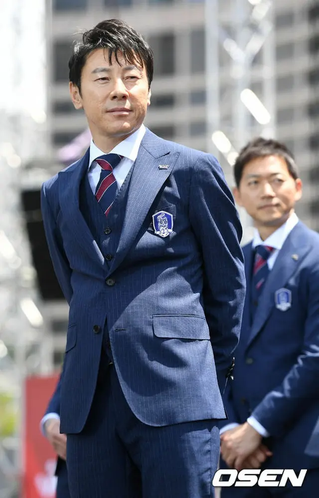 男子サッカー韓国代表の出征式に約3000人のサッカーファンが集結し、善戦を祈願した。