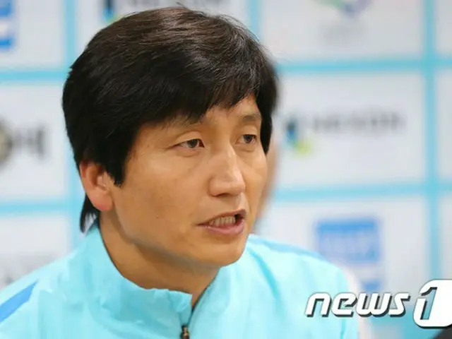 チョン・ジョンヨン監督が率いるU-19韓国代表チームが2018トゥーロン国際大会初戦で開催国フランスのU-21代表チームに完敗を喫した。（提供:news1）