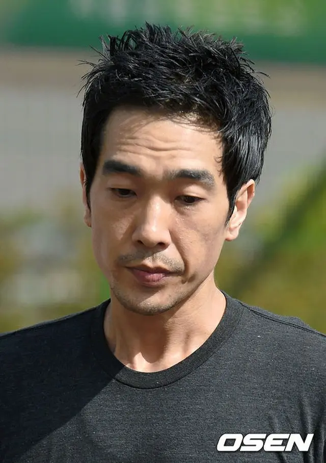 ”未成年に性的暴行”コ・ヨンウク、電子足輪は外れても烙印は永遠に…芸能界復帰は「事実上、不可能」