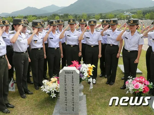 文大統領、「顕忠日（韓国殉国烈士の日/戦没者追悼の記念日）追悼式」に出席＝韓国
