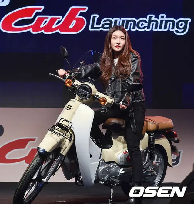 ホンダコリア、新型スーパーカブの発表会開催…歌手チョンハが祝賀公演＝韓国