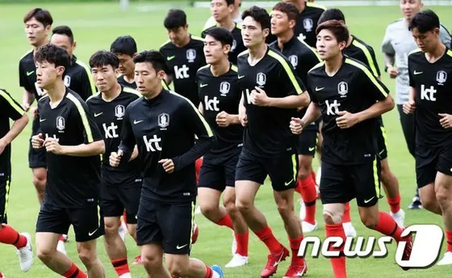 ＜W杯＞最後の”公開テスト”を控える韓国代表、インスブルックへ移動
