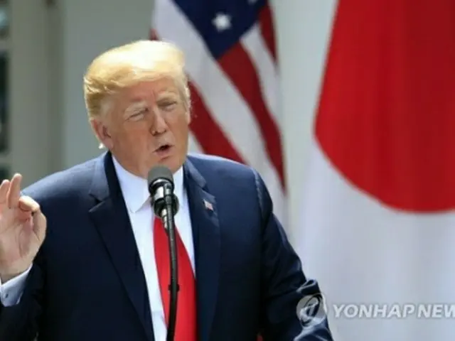 会見するトランプ大統領＝７日、ワシントン（ＡＰ＝聯合ニュース）