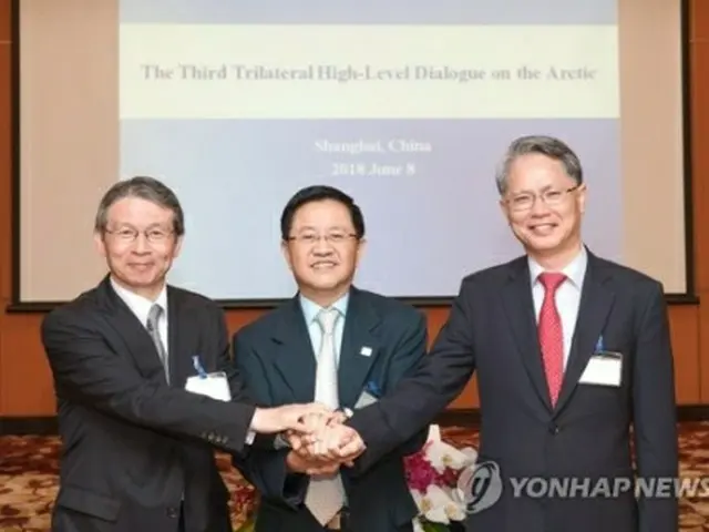 ハイレベル対話に出席した韓日中の代表（外交部提供）＝８日、ソウル（聯合ニュース）