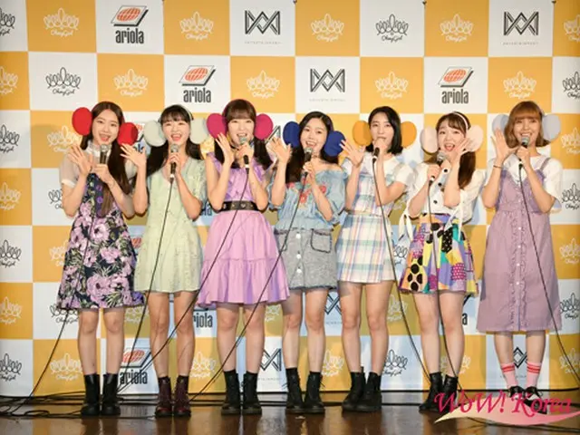 「OH MY GIRL BANHANA」左からジホ、ユア、アリン、ヒョジョン、ビニ、スンヒ、ミミ