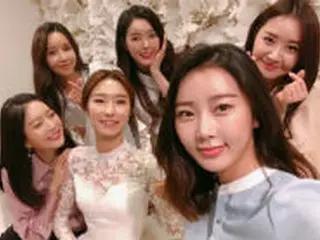 「Dal★shabet」、ガウンの結婚を完全体で祝福…変わらぬ友情・美貌