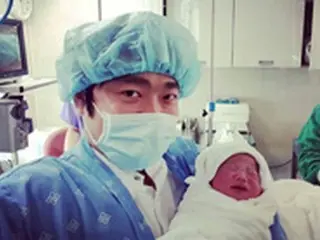 「1TYM」出身ソン・ベッキョン、第2子の男の子誕生で写真公開