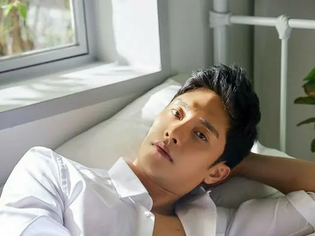韓国俳優ソンフンがoksusuのオリジナルドラマ「私は道で芸能人を拾った」（原題）の男性主人公で出演を確定した。（提供:OSEN）