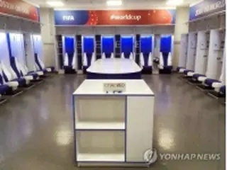 ［写真］Ｗ杯日本代表　試合後ロッカーを清掃