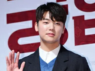 【公式】「CNBLUE」カン・ミンヒョク、イ・ジョンシンと同じ日に軍入隊