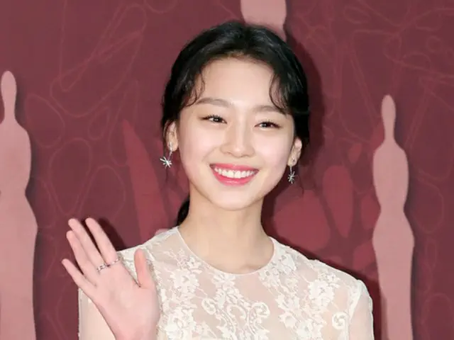“17歳”女優イ・スミン、大学バレー選手と熱愛説もSNSで否認「やめてください」