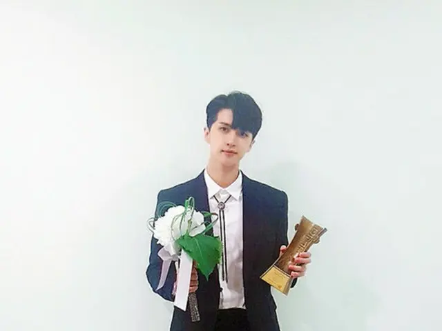 韓国ボーイズグループ「VIXX」メンバーのケンが、ミュージカル俳優として「ことしの新人賞」を受賞した。（提供:OSEN）