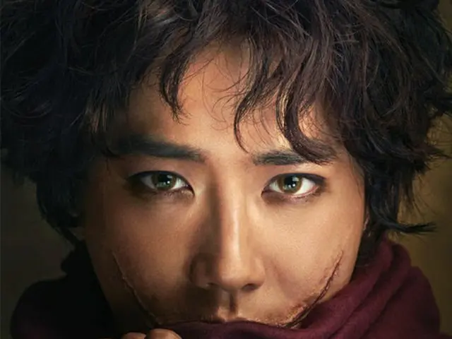 SUHO（EXO）、「笑う男」でミュージカル俳優に”完ぺきな変身”（提供:OSEN）