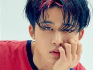 「iKON」B.I、魅惑的なまなざしのリリックポスター公開