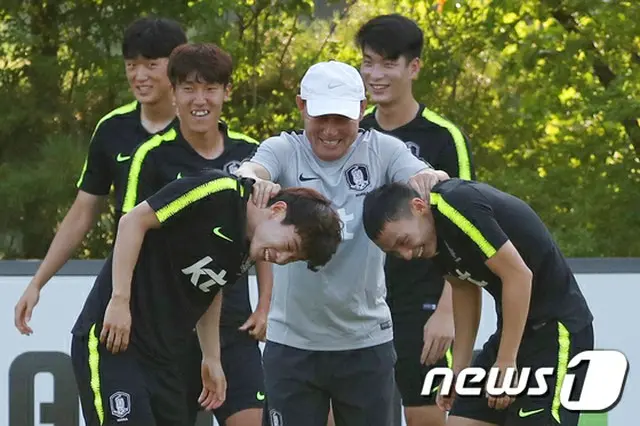 ＜2018ア大会＞男子サッカー韓国代表監督、選手たちに集中力の高い練習の重要性を強調