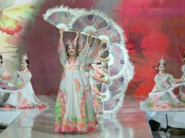 仁川市立舞踊団の扇の舞（資料写真）＝（聯合ニュース）