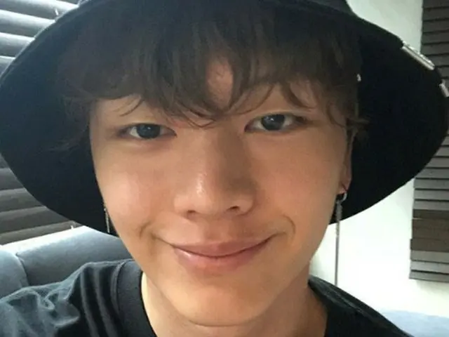 韓国ガールズグループ「DIA」メンバーのジュウンと熱愛報道されて否定した「BTOB」メンバーのユク・ソンジェが、過去に発言した理想のタイプが再び注目を浴びている。（提供:news1）