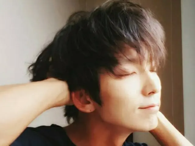 俳優イ・ジュンギが19日、自身のSNSに自撮りを公開した。（提供:OSEN）